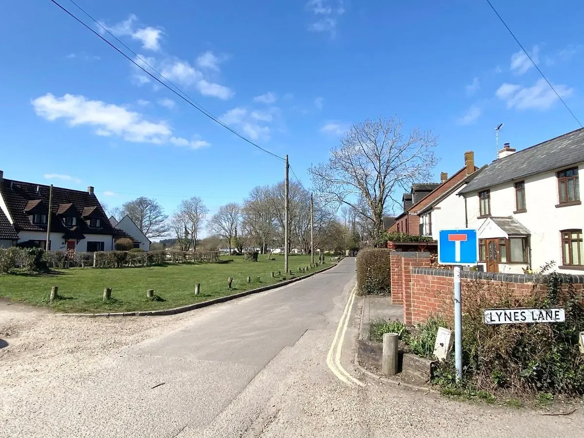 Holiday home Coastline Retreats - Cosy Bungalow In Ringwood Town Centre With Lots Of Parking And Large Enclosed Garden United Kingdom
